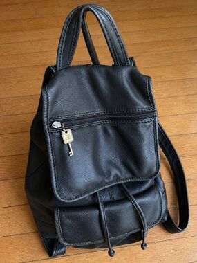 Fossil Black Leather Backpack Purse Vintage Key Detail Drawstring